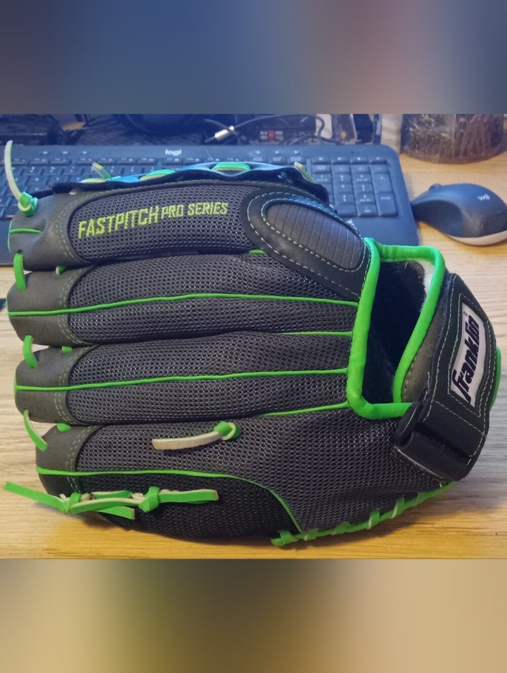 Fastpitch Pro Series  Black & Green Softball Glove Size 12 NWOT